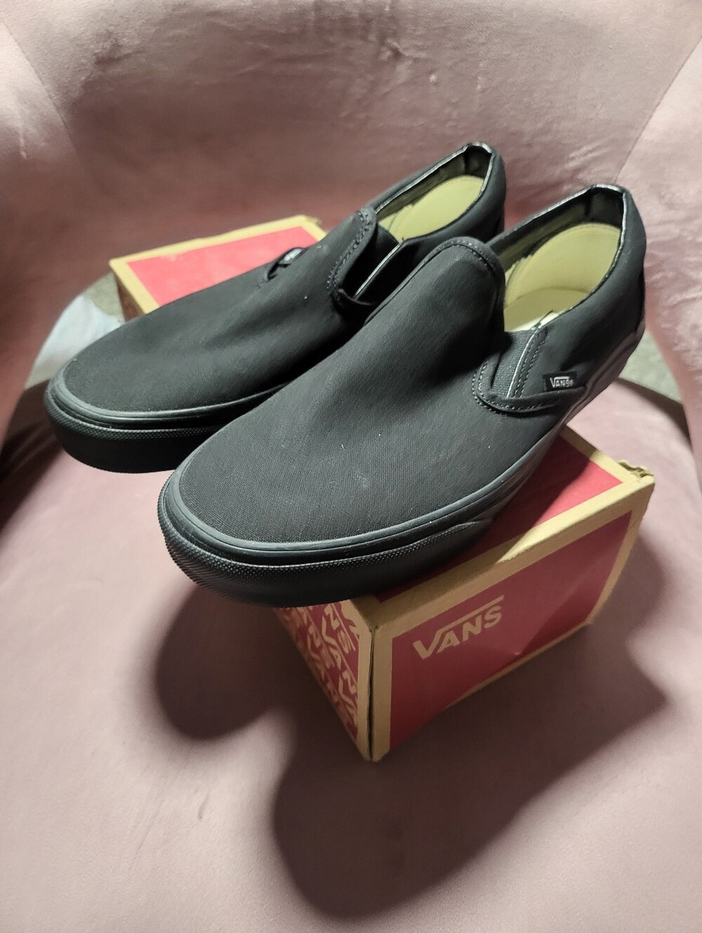 Brand New In Box Vans Classic Slip On All Black Women's 11 Mens 9.5